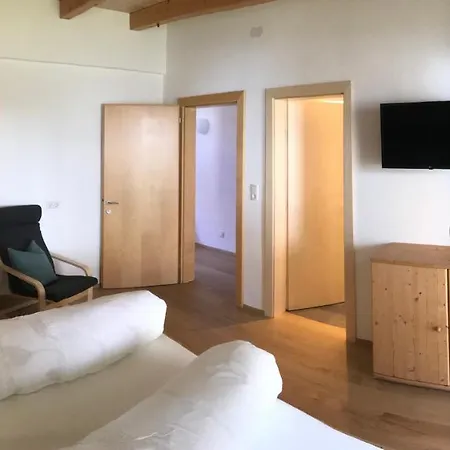 Kneisl Apartment *